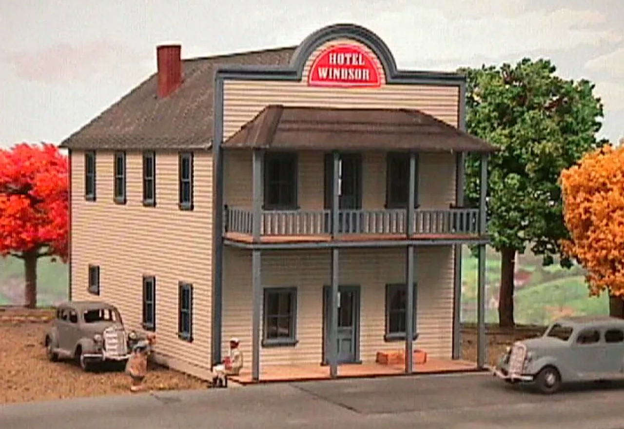 American Model Builders 643 – Windsor Hotel – N Scale Kit