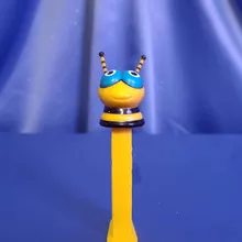 Bugz "Baby Bee" Candy Dispenser by PEZ (L).