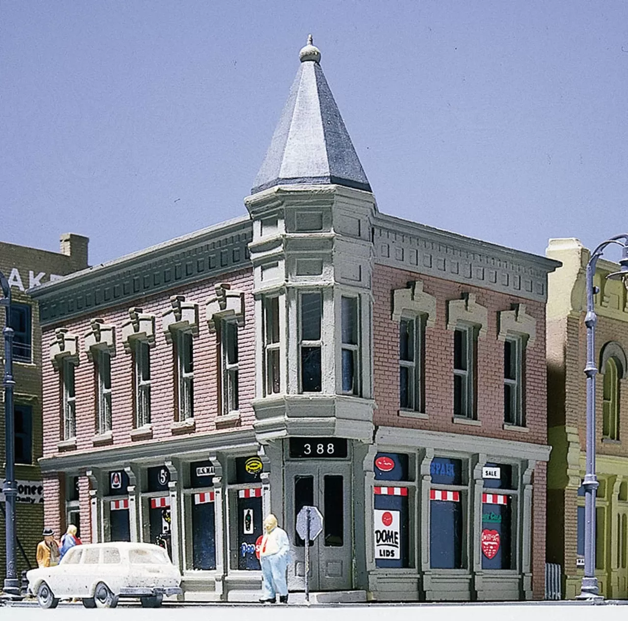 Design Preservation Models (DPM) 51300 – Corner Turret Building – N Scale Kit