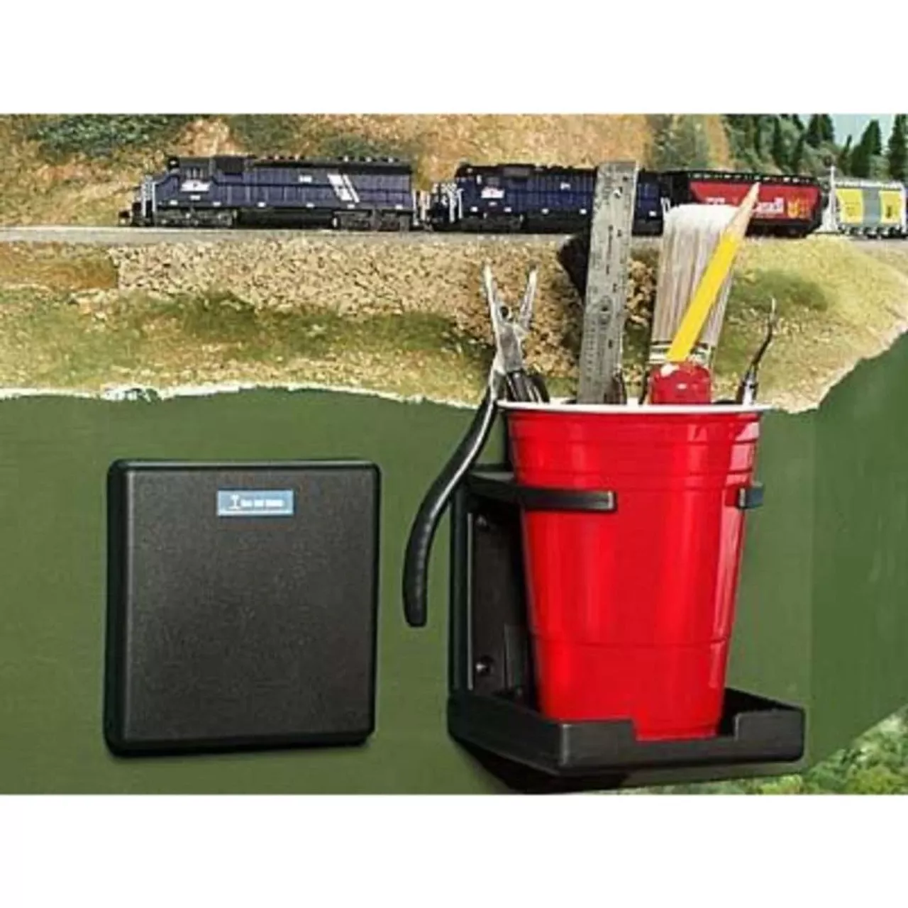New Rail Models 40021 – Folding Drink And Tool Holder