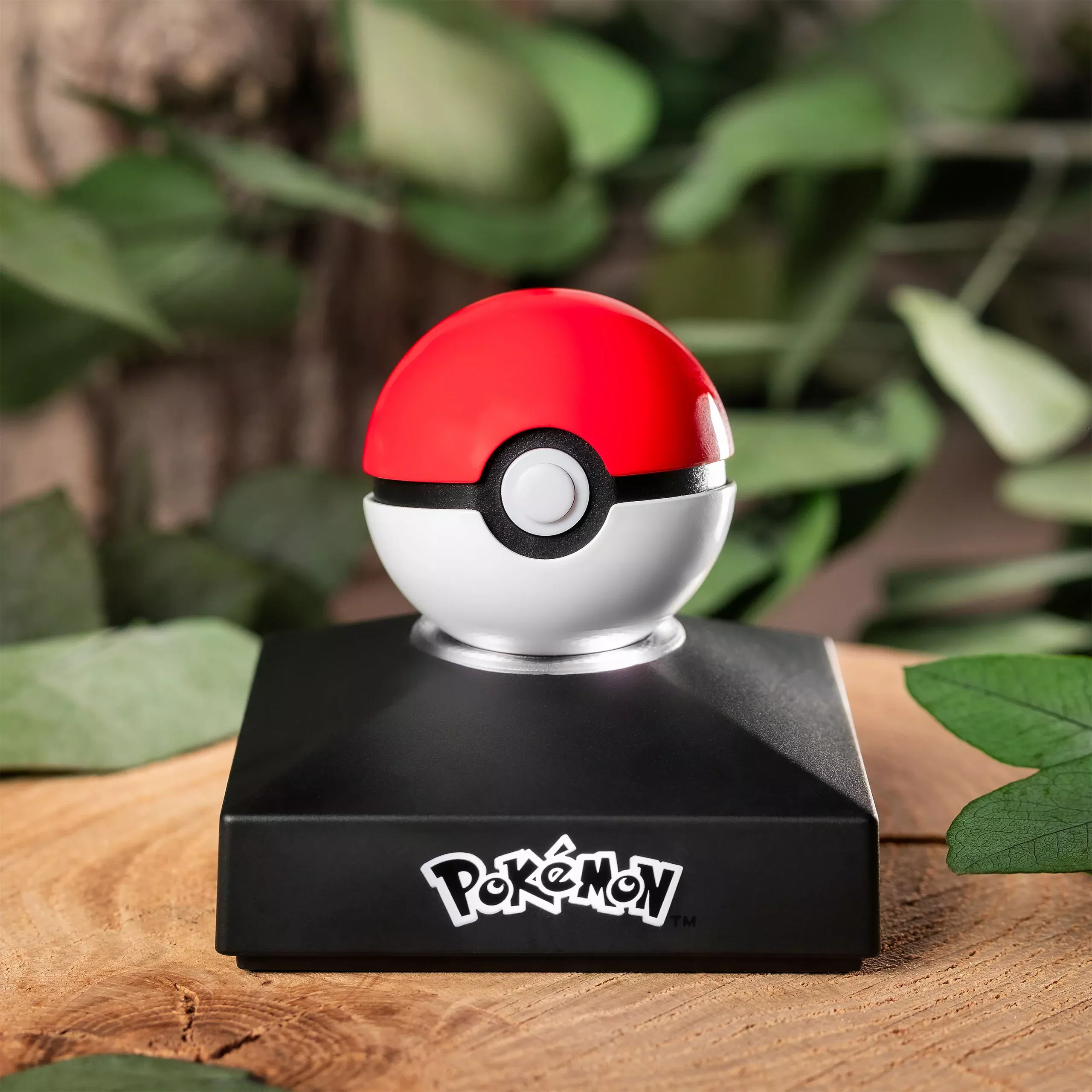 Pokemon - Pokeball Mini Replica with Light