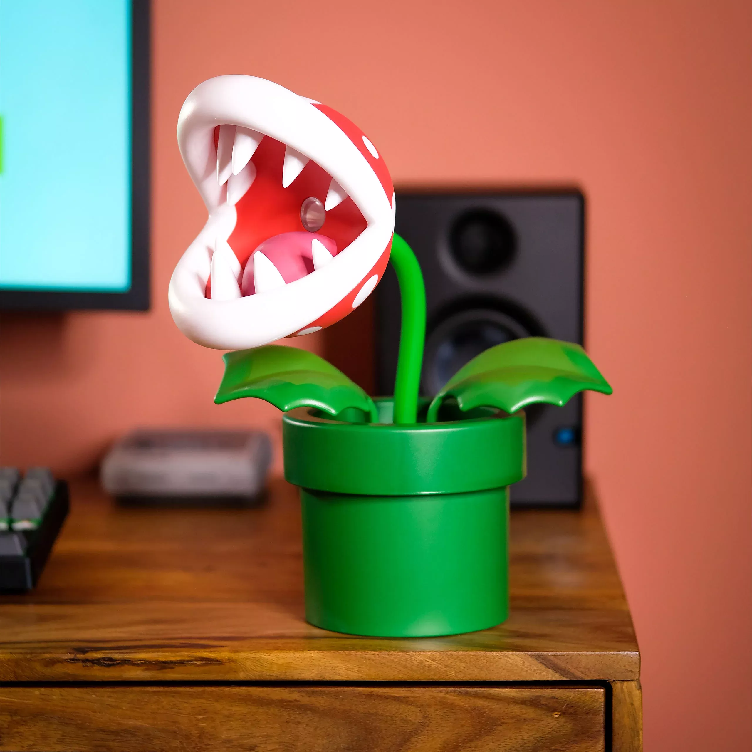 Super Mario - Piranha Plant Table Lamp