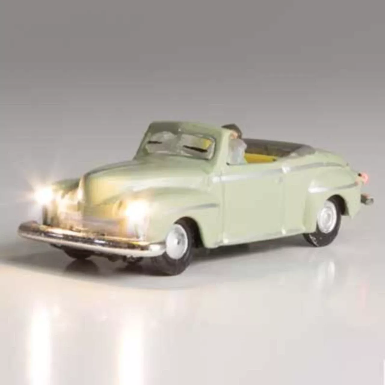 Woodland Scenics 5614 – Just Plug – Cool Convertible – N Scale
