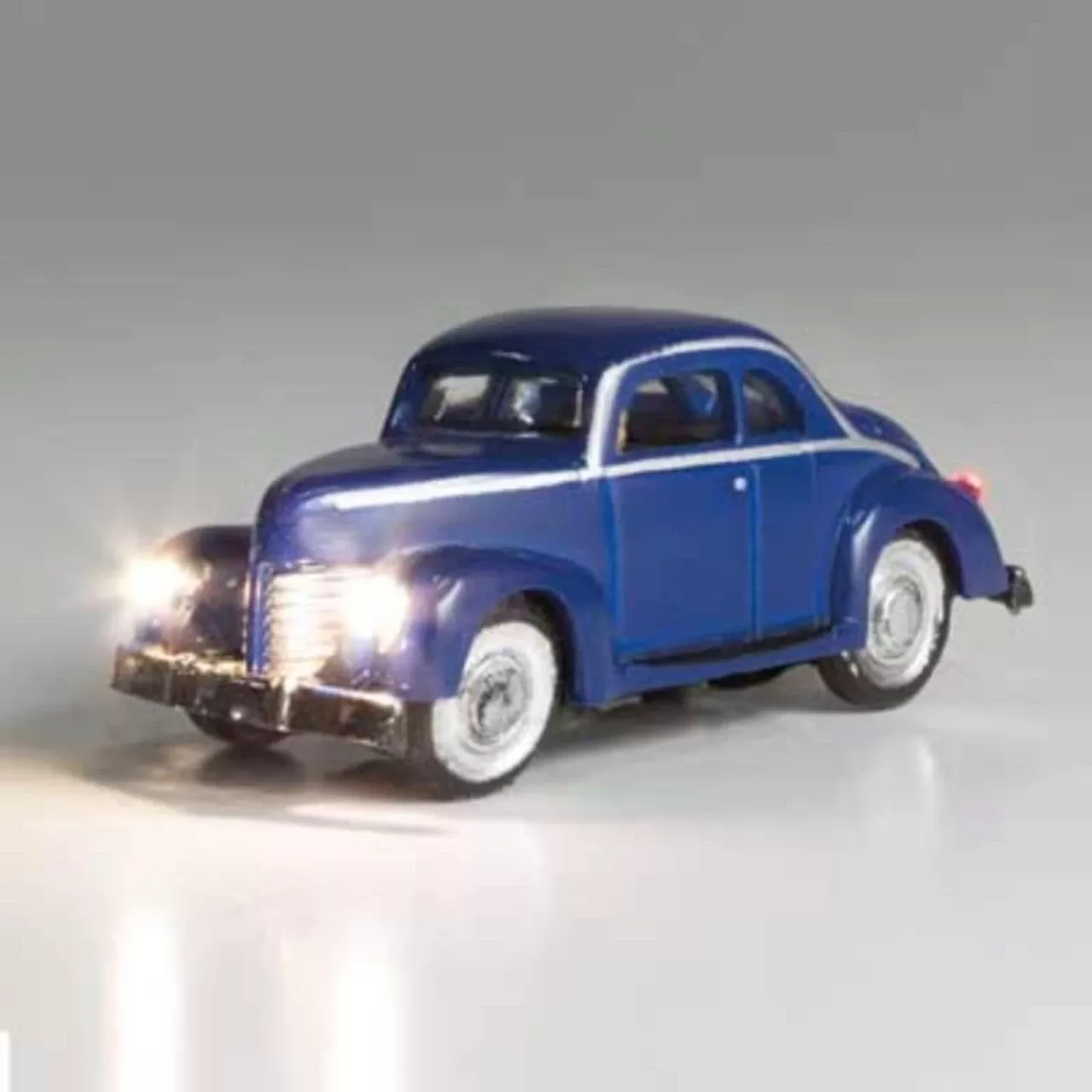 Woodland Scenics 5618 – Just Plug – Blue Coupe – N Scale